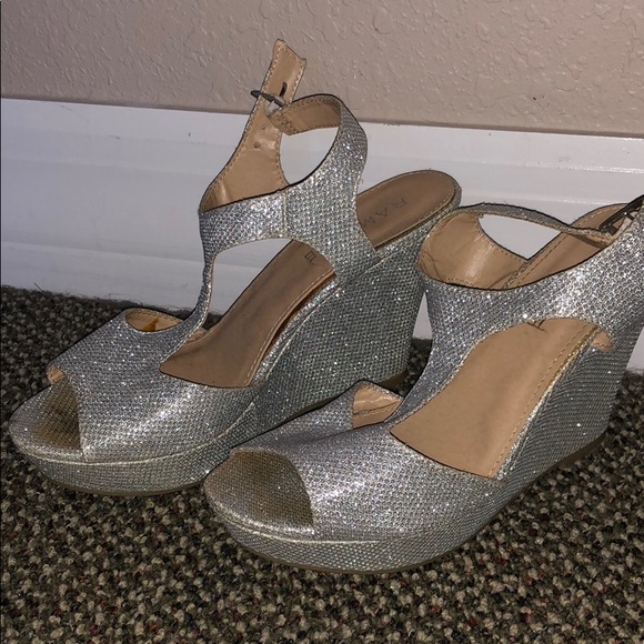 rampage silver wedges